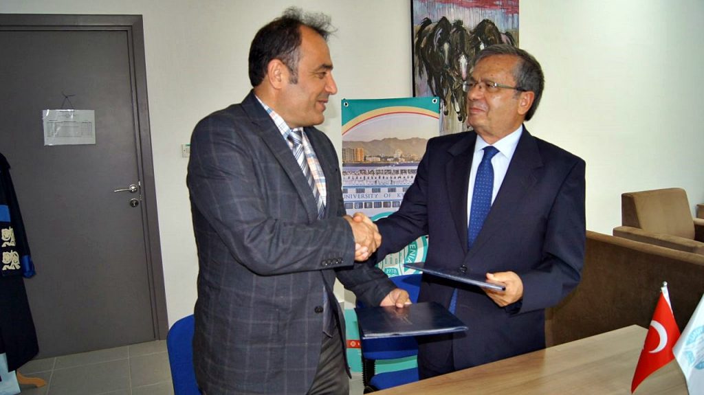 Girne  Üniversitesi ve Bingöl Üniversitesi Arasında İşbirliği Protokolü İmzalandı