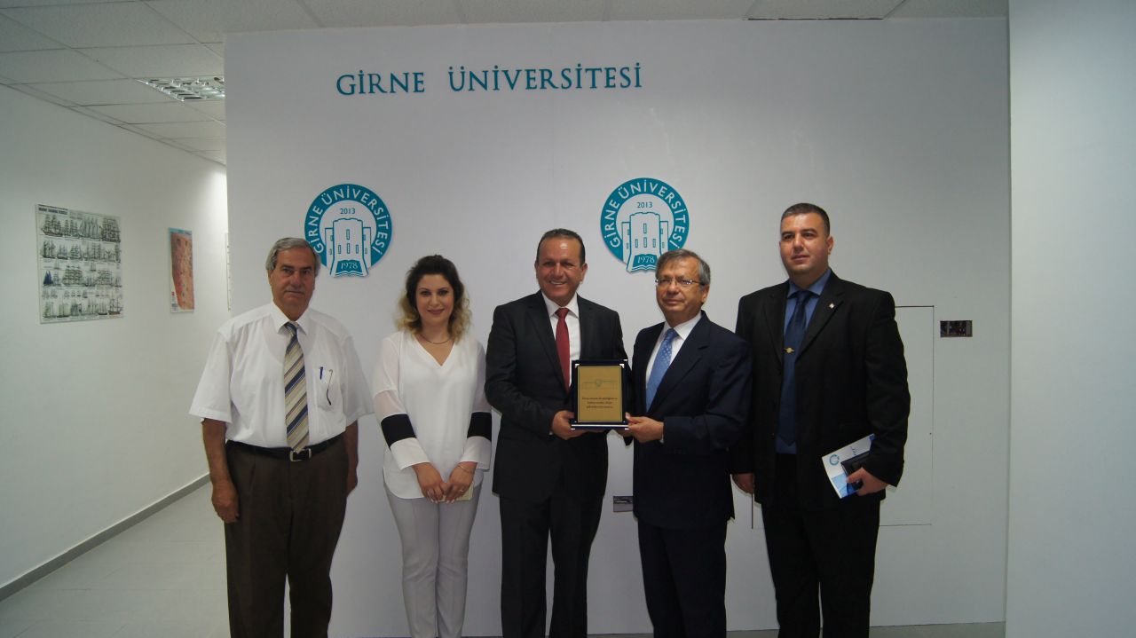 Turizm ve Çevre Bakanı Fikri ATAOĞLU Girne Üniversitesi’ni Ziyaret Etti